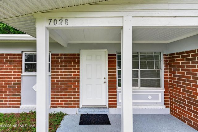 7028 LINCOLN Circle W, Jacksonville, FL 32209