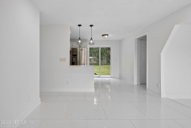 7028 LINCOLN Circle W, Jacksonville, FL 32209