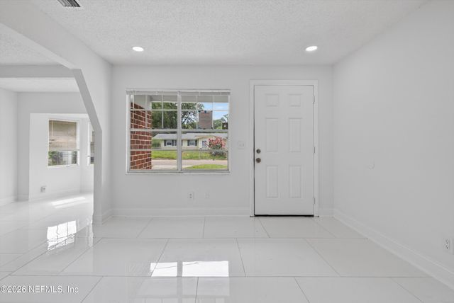 7028 LINCOLN Circle W, Jacksonville, FL 32209