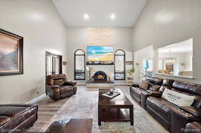 5160 Old Mill Road, Rochester, MI 48306