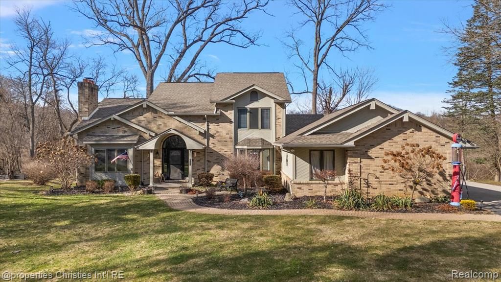 5160 Old Mill Road, Rochester, MI 48306