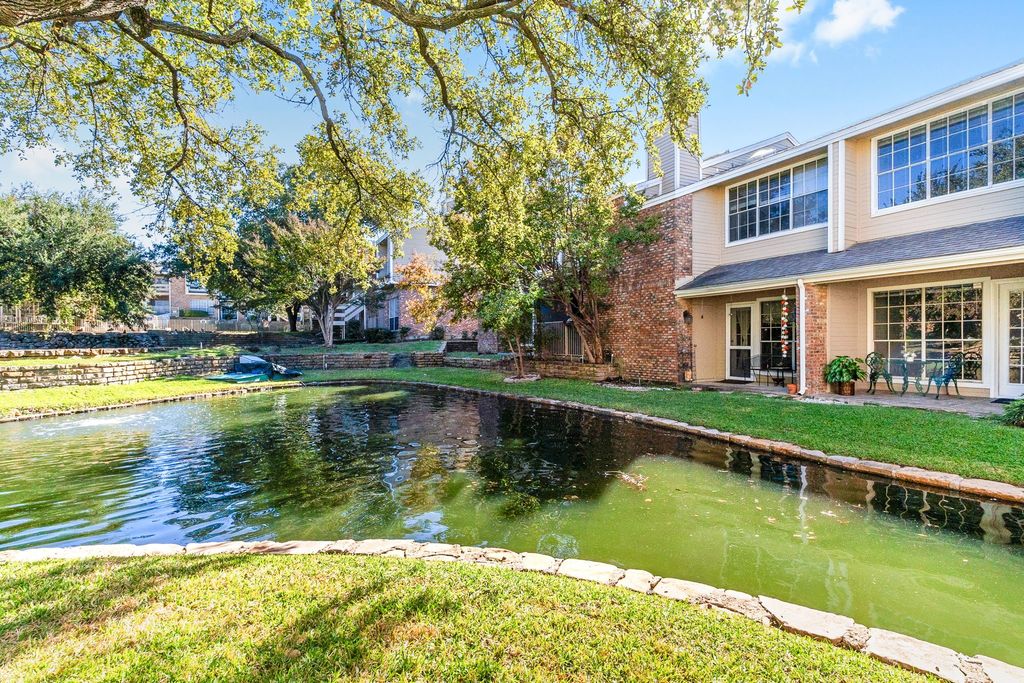 3550 Country Square Drive 303, Carrollton, TX 75006