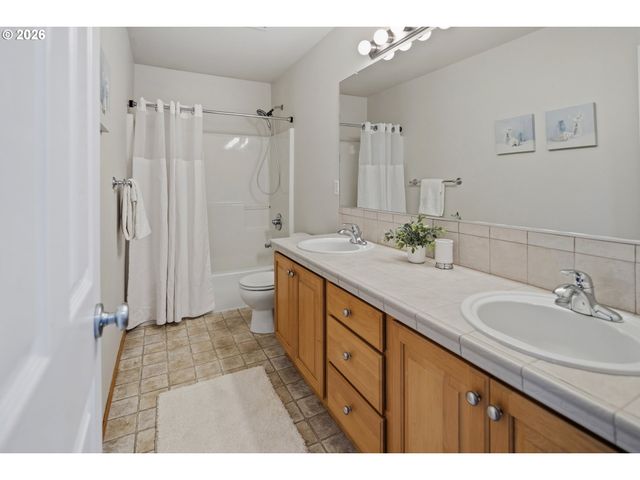 15320 Sw 144TH Ter, Tigard, OR 97224