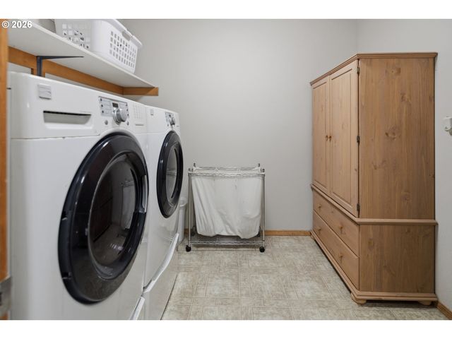 15320 Sw 144TH Ter, Tigard, OR 97224