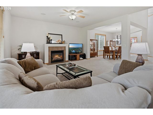 15320 Sw 144TH Ter, Tigard, OR 97224