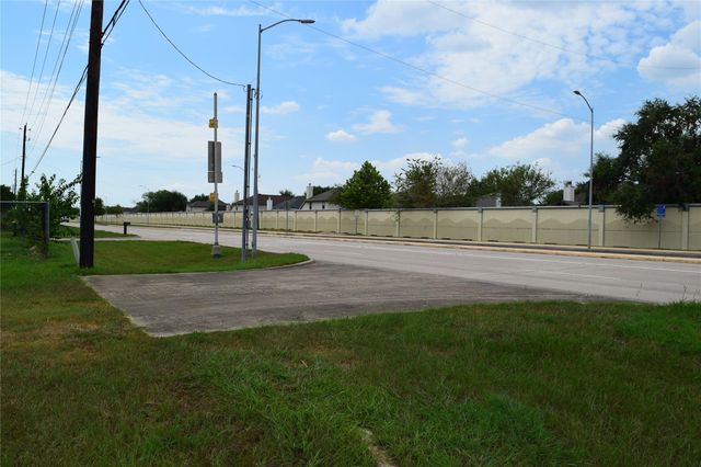 16622 Mclean Road, Pearland, TX 77584