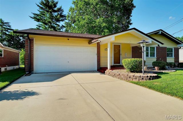 2625 Woodsage Drive, Florissant, MO 63033