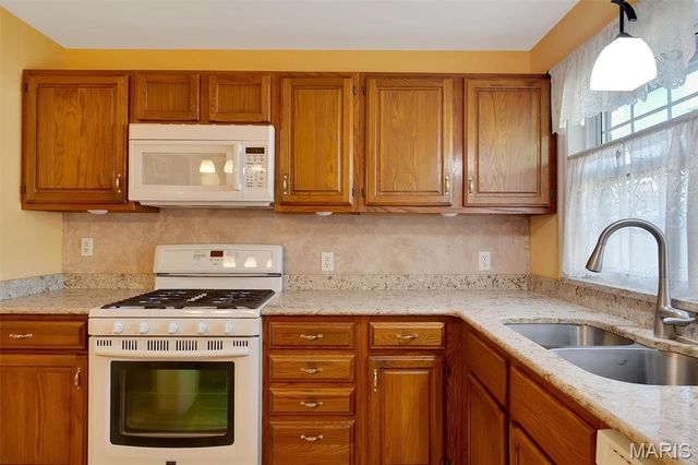 2625 Woodsage Drive, Florissant, MO 63033