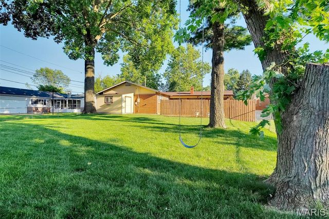 2625 Woodsage Drive, Florissant, MO 63033
