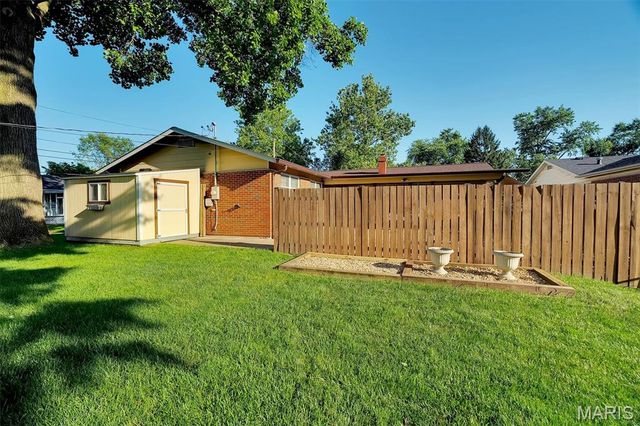 2625 Woodsage Drive, Florissant, MO 63033