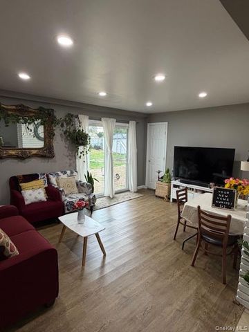 176 Kingfisher Road, Levittown, NY 11756