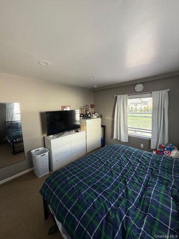176 Kingfisher Road, Levittown, NY 11756