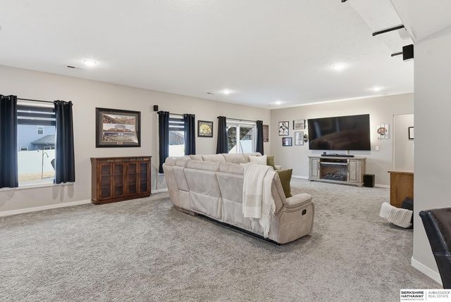 17122 Potter Street, Bennington, NE 68007