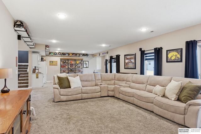 17122 Potter Street, Bennington, NE 68007