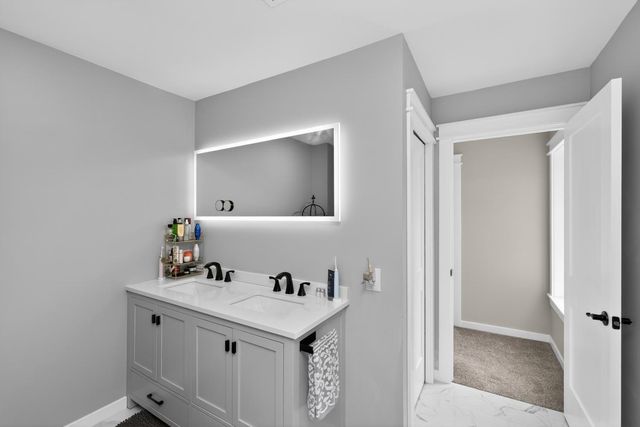 8125 W Long Lake Drive, Pavilion Twp, MI 49048
