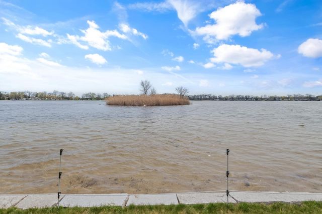 8125 W Long Lake Drive, Pavilion Twp, MI 49048