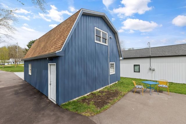 8125 W Long Lake Drive, Pavilion Twp, MI 49048
