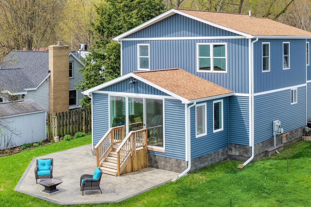8125 W Long Lake Drive, Pavilion Twp, MI 49048