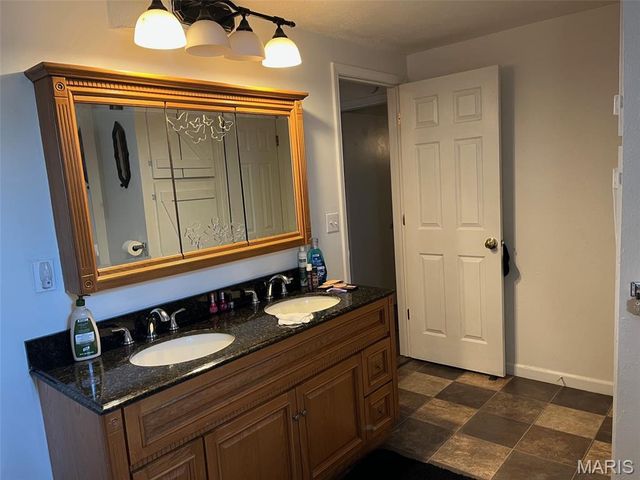 1507 Highway OO, Fredericktown, MO 63645