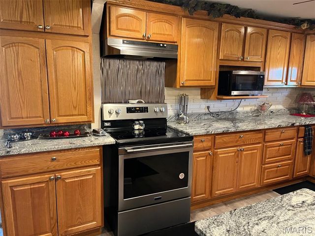 1507 Highway OO, Fredericktown, MO 63645