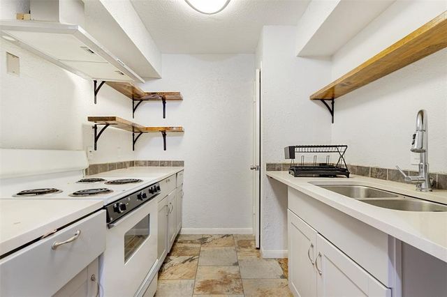 10211 Sugar Branch Drive 367, Houston, TX 77036