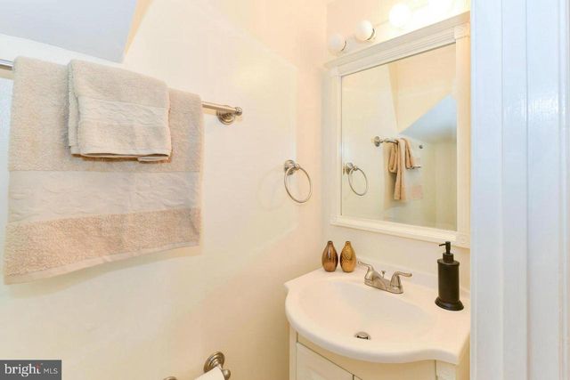 1648 L ST NE, Washington, DC 20002