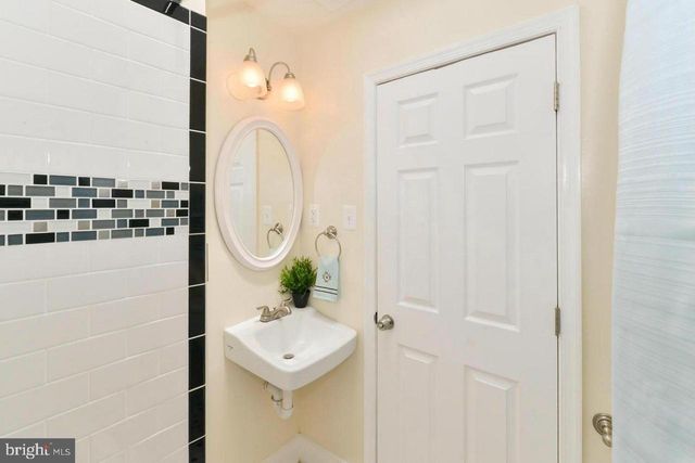 1648 L ST NE, Washington, DC 20002