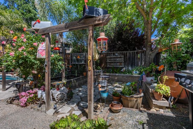 1000 Alden Glen Dr, Tracy, CA 95376