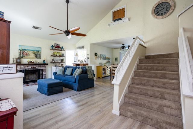 1000 Alden Glen Dr, Tracy, CA 95376