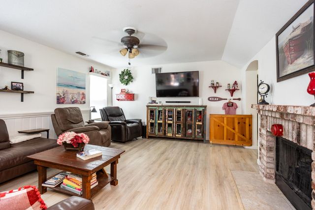 1000 Alden Glen Dr, Tracy, CA 95376