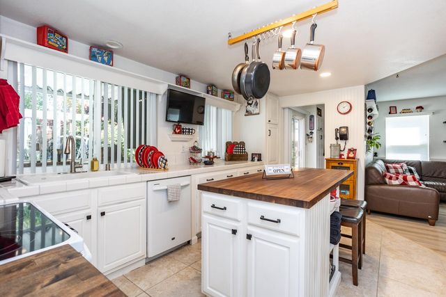 1000 Alden Glen Dr, Tracy, CA 95376