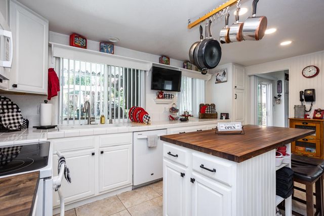 1000 Alden Glen Dr, Tracy, CA 95376