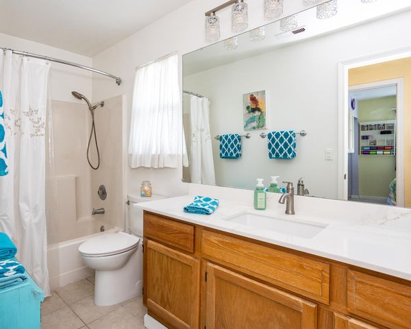 1000 Alden Glen Dr, Tracy, CA 95376