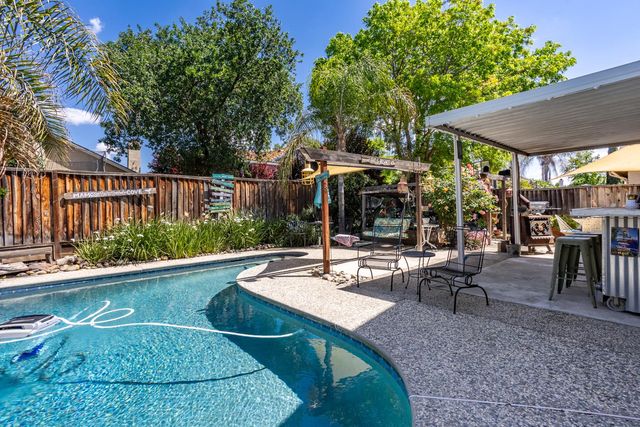 1000 Alden Glen Dr, Tracy, CA 95376