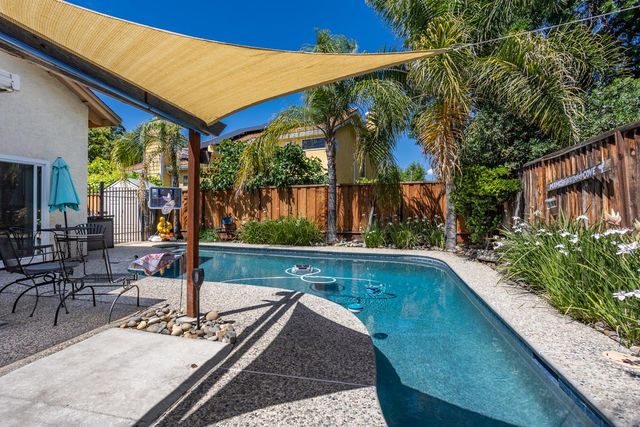 1000 Alden Glen Dr, Tracy, CA 95376