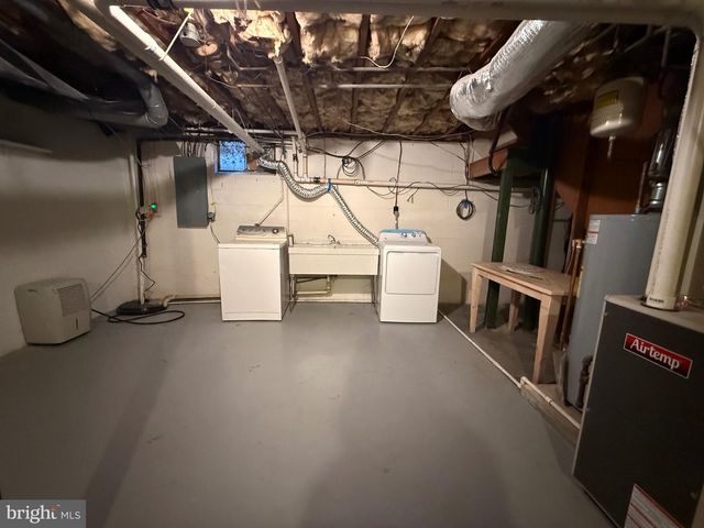 1118 CIRCLE DR, Martinsburg, WV 25401