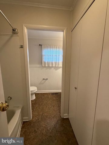 1118 CIRCLE DR, Martinsburg, WV 25401