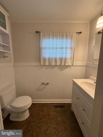 1118 CIRCLE DR, Martinsburg, WV 25401