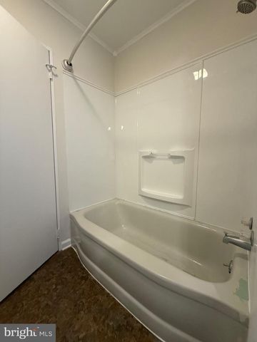 1118 CIRCLE DR, Martinsburg, WV 25401