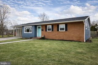 1118 CIRCLE DR, Martinsburg, WV 25401