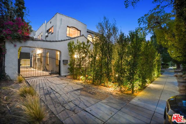 1286 S Cloverdale Avenue, Los Angeles, CA 90019