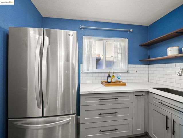 2106 Otis Dr D, Alameda, CA 94501