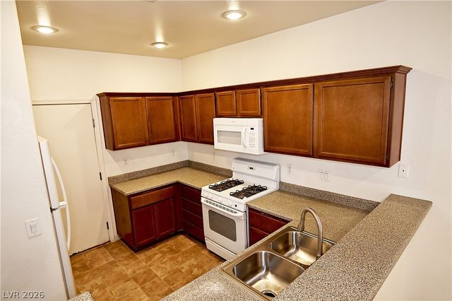 6206 STANDING ELM Street, North Las Vegas, NV 89081
