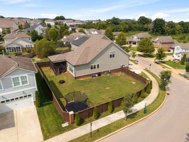 3344 Vinemont Dr, Thompsons Station, TN 37179