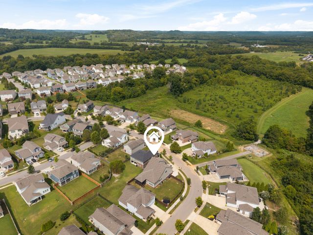 3344 Vinemont Dr, Thompsons Station, TN 37179