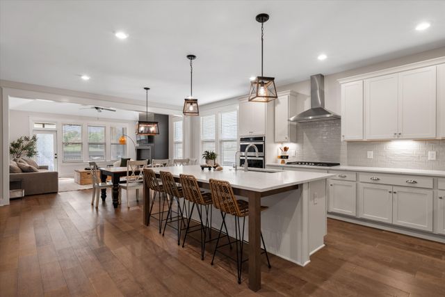 3344 Vinemont Dr, Thompsons Station, TN 37179