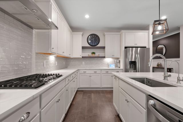 3344 Vinemont Dr, Thompsons Station, TN 37179