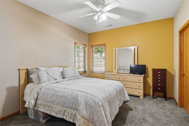 900 67th Street 301, West Des Moines, IA 50266