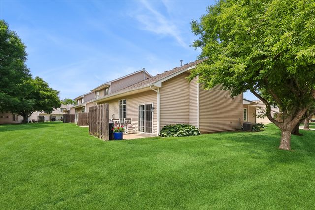 900 67th Street 301, West Des Moines, IA 50266