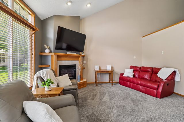 900 67th Street 301, West Des Moines, IA 50266